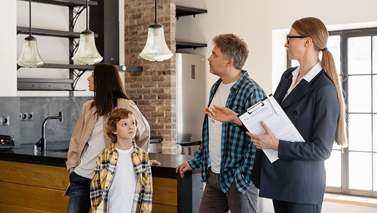 Factors to consider when hiring a remodeling contractor