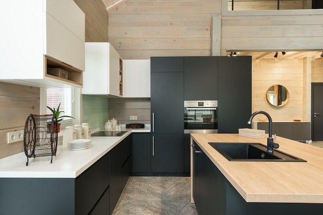 A modern black-and-white kitchen 