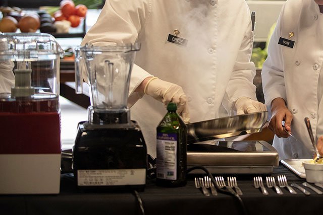 Choice Behind Professional Chef's Cookware